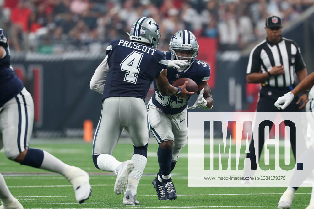 HOUSTON, TX - OCTOBER 04: Quarterback Dak Prescott 4 of the Dallas Cowboys hands the ball off to running back Javonte Williams 33 of the Dallas Cowboys during the NFL, American Football Herren, USA football game between the Houston Texans and Dallas Cowboys on October 4, 2026, at Reliant Stadium in Houston, TX. (Photo by David Buono Icon Sportswire) NFL: OCT 04 Cowboys at Texans Icon241004139