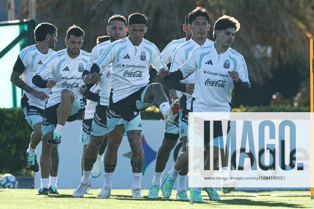 Argentinas forward Lionel Messi and teammates take part in a training session at AFA (Argentine Football Association) training center in Ezeiza, Buenos Aires Province, on October 5, 2026, ahead of the next friendlys football matchs against Benin national team, Nationalteam Lionel Messi took part in the final training session of his professional career with the Argentine national team before his farewell match. (Photo by Alejandro Pagni PHOTOxPHOTO)