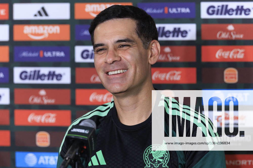 Head coach, Rafael Marquez of Mexico during a press conference, PK, Pressekonferenz on Monday, October 5, 2026 at BMO Stadium in Los Angeles, California in preparation for an International Friendly, Länderspiel, Nationalmannschaft match against Chile on Tuesday October 6, 2026 at the Los Angeles Memorial Coliseum. ARIANA RUIZ PI Mexico Press Conference - ZUMAp124 20261005_zaa_p124_002