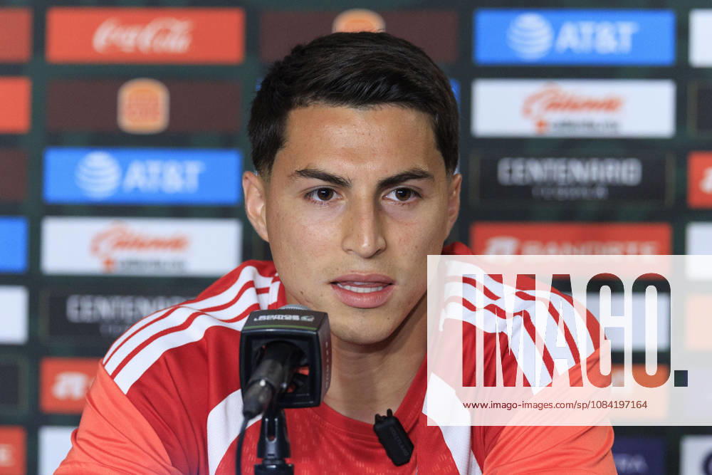 Jonathan Villagra 27 of Chile during an interview on Monday, October 5, 2026 at BMO Stadium in Los Angeles, California in preparation for an International Friendly, Länderspiel, Nationalmannschaft match against Mexico on Tuesday October 6, 2026 at the Los Angeles Memorial Coliseum. ARIANA RUIZ PI Chile press conference, PK, Pressekonferenz - ZUMAp124 20261005_zaa_p124_026