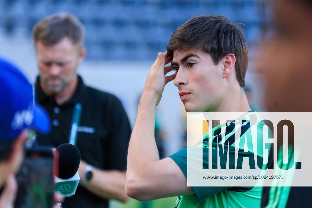 Armando Gonzalez 14 of Mexico during a practice on Monday, October 5, 2026 at BMO Stadium, in Los Angeles, California in preparation for an International Friendly, Länderspiel, Nationalmannschaft match against Chile on Tuesday October 6, 2026 at the Los Angeles Memorial Coliseum. JAVIER ROJAS PI Los Angeles USA - ZUMAp124 20261005_zaa_p124_036