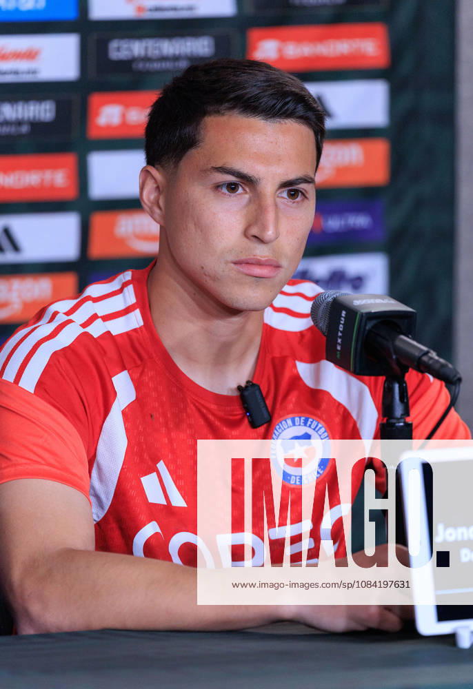Jonathan Villagra 27 of Chile during a press conference, PK, Pressekonferenz before an International Friendly, Länderspiel, Nationalmannschaft match against Mexico at BMO Stadium on Tuesday, October 6, 2026, in Los Angeles, California. JAVIER ROJAS PI Chile Press Conference - ZUMAp124 20261005_zaa_p124_045