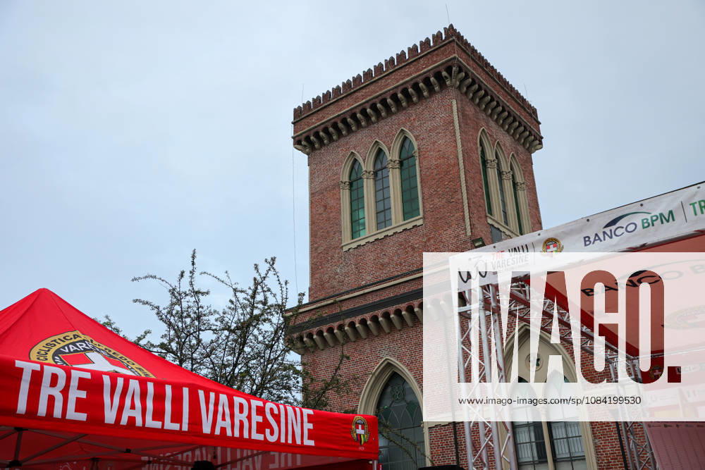IPA89357197 - Logo of the Tre Valli Varesine Women s Race at the starting line in Busto Arsizio during the Tre Valli Varesine Road cycling, Rad, Radsport, Strasse race in Varese, Italy