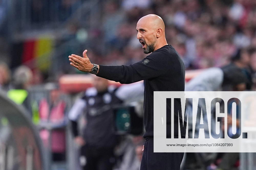 Herren, Fußball, Länderspiel, U21, U 21 EM-Qualifikation, Deutchland - Georgien, Saison 2026 2027, Schüco Arena: Antonio DI Salvo (Cheftrainer GER U21) gestikulierend DFB regulations prohibit any use of photographs as image sequences and or quasi-video.