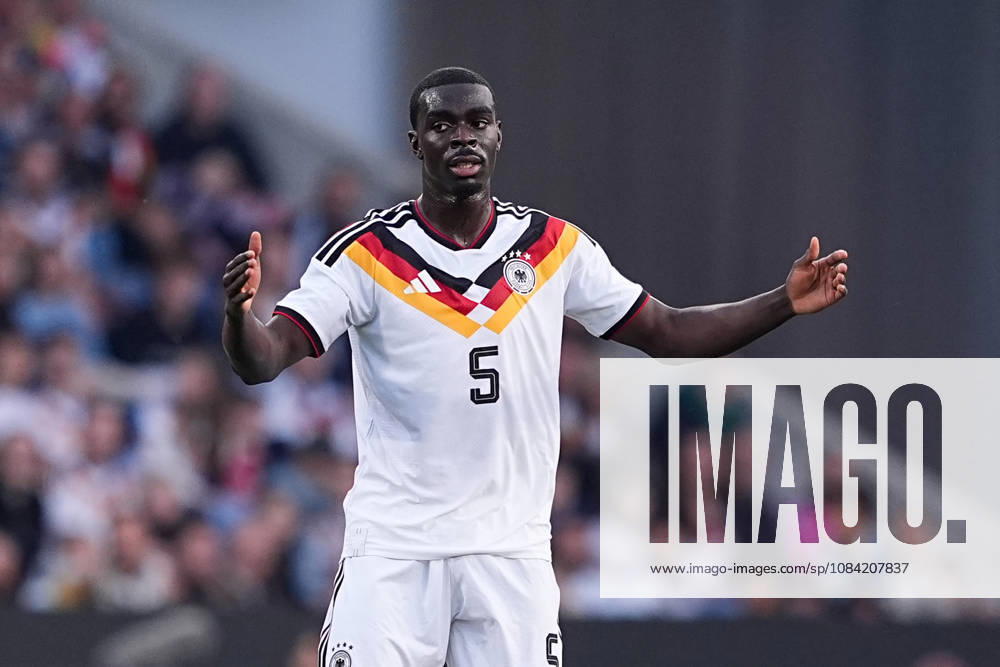 Herren, Fußball, Länderspiel, U21, U 21 EM-Qualifikation, Deutchland - Georgien, Saison 2026 2027, Schüco Arena: Joshua Quarshie (GER, 5) gestikulierend DFB regulations prohibit any use of photographs as image sequences and or quasi-video.