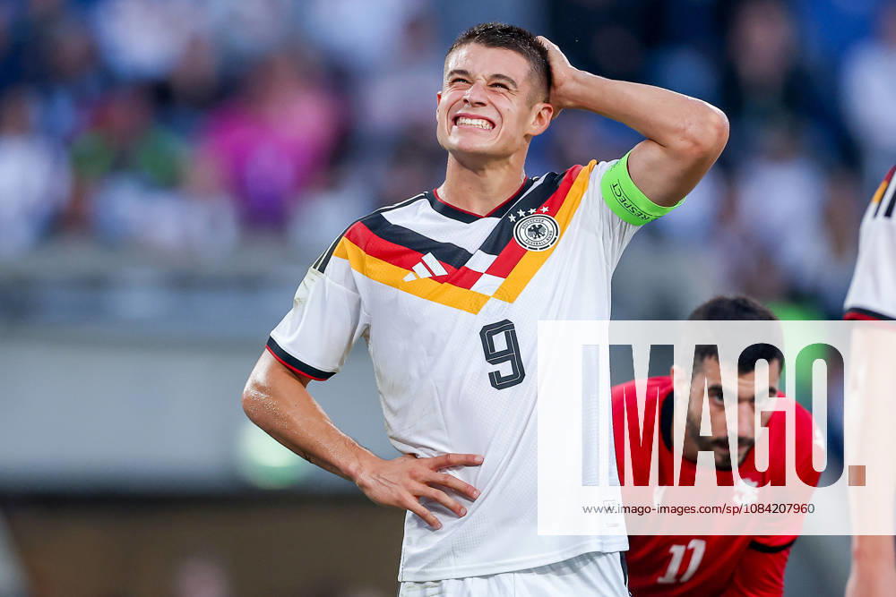 Fußball, U21, U 21 Länderspiel, Deutschland - Georgien, Qualifikation U21-EM 2027, Almstadion (Bielefeld): Nicolo Tresoldi (U21 GER 09) gestikulierend auf dem Spielfeld DFB regulations prohibit any use of photographs as image sequences and or quasi-video. Nordrhein-Westfalen Deutschland