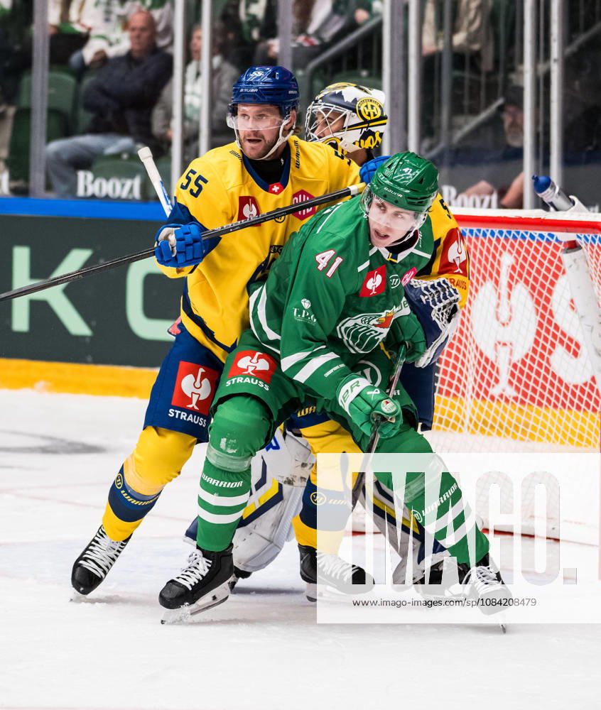 Calle Andersson of Davos and Simon Zether of Rögle during the CHL game between Rögle and Davos on October 6, 2026 in Ängelholm. Photo: Niclas Jönsson BILDBYRAN COP 273 NO0449 ishockey Ice hockey, Eishockey chl champions hockey league rögle davos rögle bbeng ishockey ice hockey chl champions hockey league rögle davos rögle bbeng