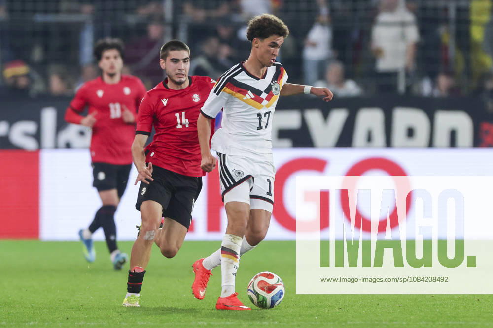 Aleko Basiladze (Georgia) und Noah Darvich (Germany) battle for the ball during the UEFA Under21 EURO Qualifier, EM, Europameisterschaft between Germany U21, U 21 and Georgia U21 at Almstadion on October 6, 2026 in Bielefeld, Germany. (Photo by Marco Steinbrenner DeFodi Images) -