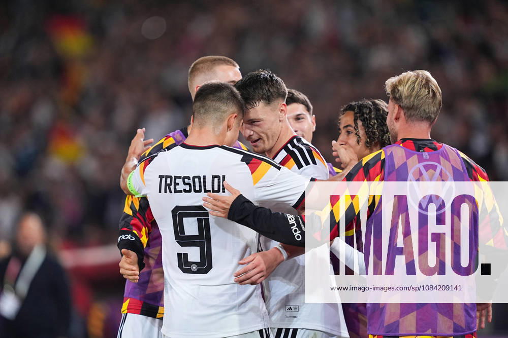 Herren, Fußball, Länderspiel, U21, U 21 EM-Qualifikation, Deutchland - Georgien, Saison 2026 2027, Schüco Arena: Torjubel nach dem Tor zum 2:0 für Deutschland durch Torschütze Dzenan Pejcinovic (GER, 11) zusammen mit Nicolo Tresoldi (GER, 9) DFB regulations prohibit any use of photographs as image sequences and or quasi-video.