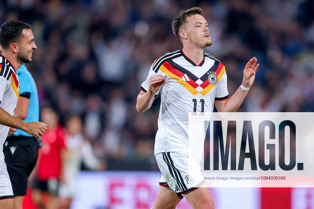 Fußball, U21, U 21 Länderspiel, Deutschland - Georgien, Qualifikation U21-EM 2027, Almstadion (Bielefeld): Torjubel nach dem Tor zum 2:0 durch Torschütze Dzenan Pejcinovic (U21 GER 11) zusammen mit DFB regulations prohibit any use of photographs as image sequences and or quasi-video. Nordrhein-Westfalen Deutschland