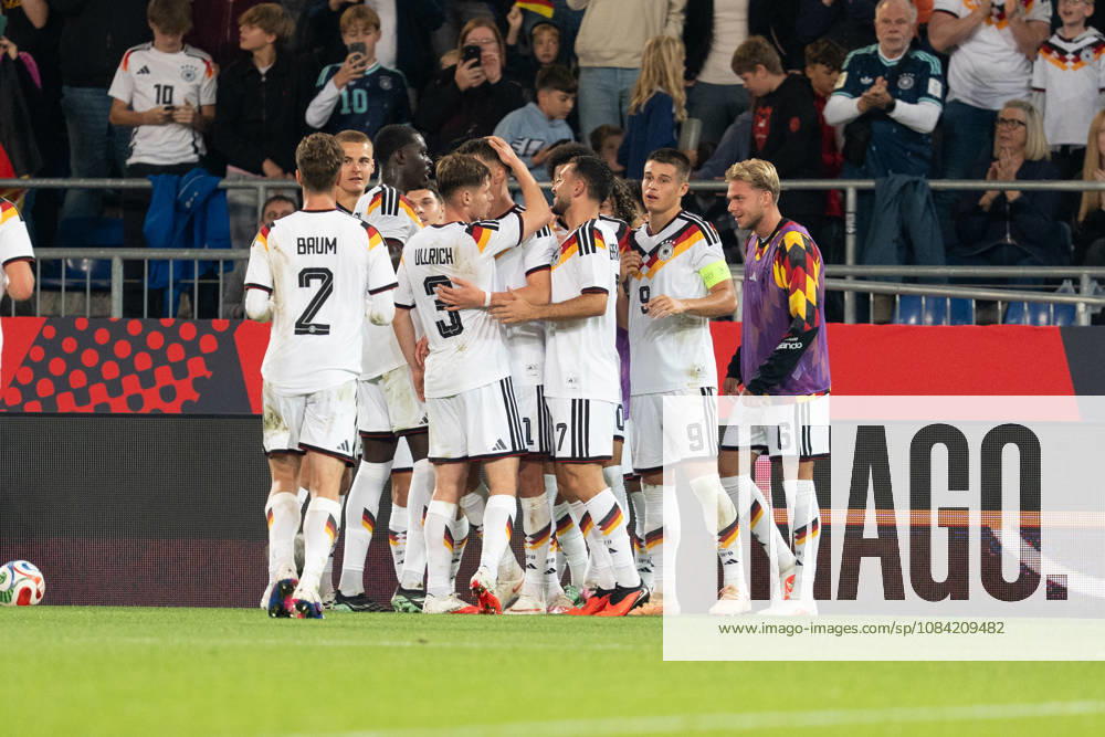 GER, Deutschland U21, U 21 vs Georgien U21 Torjubel Jubel ueber das Tor zum 2:0 durch Dzenan Pejcinovic (Deutschland U21, 11) Arijon Ibrahimovic (Deutschland U21, 7) Nicolo Tresoldi (Deutschland U21, 9) Leandro Morgalla (Deutschland U21, 6) Elias Baum (Deutschland U21, 2) d3 Joshua Quarshie (Deutschland U21, 5) Arijon Ibrahimovic (Deutschland U21, 7) Nicolo Tresoldi (Deutschland U21, 9) Bielefeld SchücoArena Bielefeld Deutschland