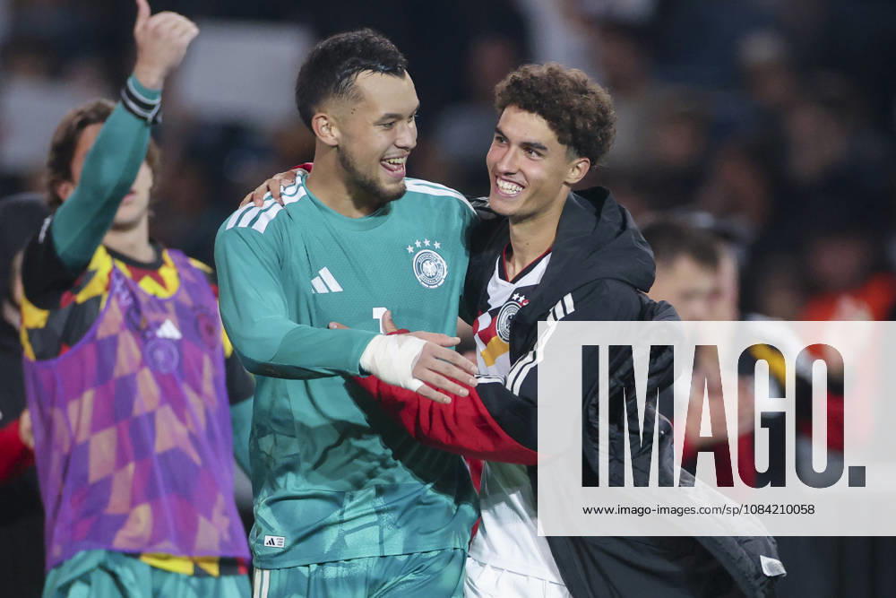 Torhueter Mio Backhaus (Germany) und Noah Darvich (Germany) cheer during the UEFA Under21 EURO Qualifier, EM, Europameisterschaft between Germany U21, U 21 and Georgia U21 at Almstadion on October 6, 2026 in Bielefeld, Germany. (Photo by Marco Steinbrenner DeFodi Images) -