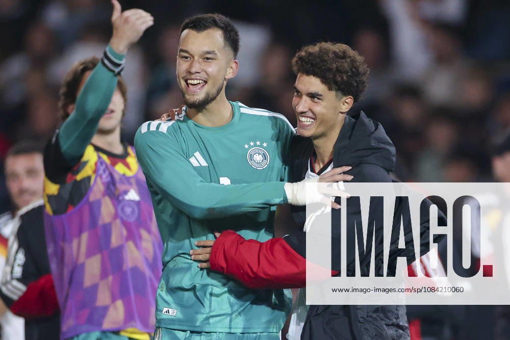 Torhueter Mio Backhaus (Germany) und Noah Darvich (Germany) cheer during the UEFA Under21 EURO Qualifier, EM, Europameisterschaft between Germany U21, U 21 and Georgia U21 at Almstadion on October 6, 2026 in Bielefeld, Germany. (Photo by Marco Steinbrenner DeFodi Images) -