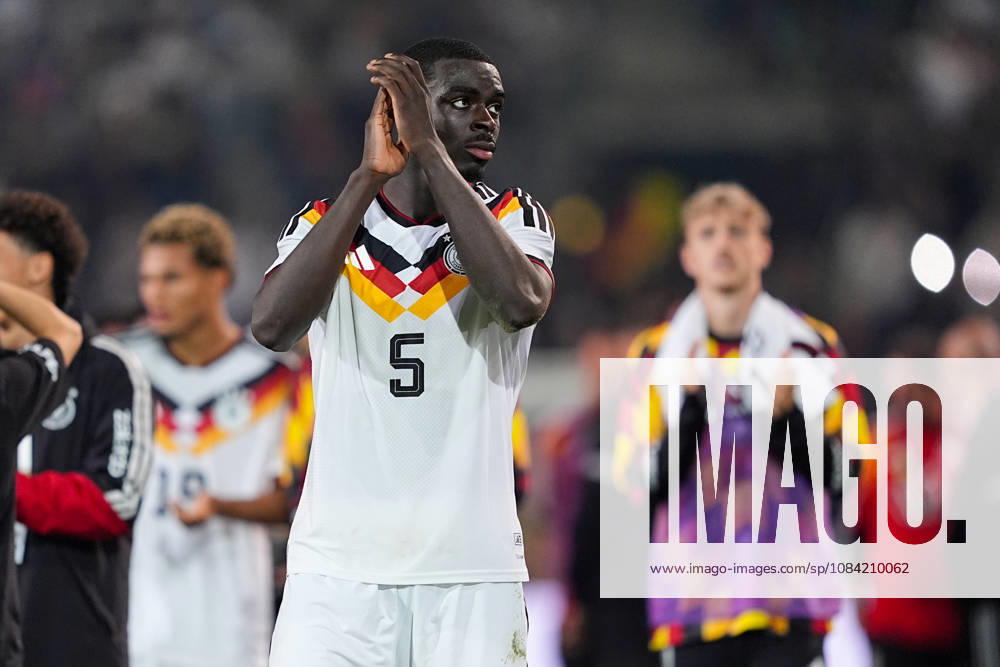 Herren, Fußball, Länderspiel, U21, U 21 EM-Qualifikation, Deutchland - Georgien, Saison 2026 2027, Schüco Arena: Joshua Quarshie (GER, 5) freut sich über den Sieg DFB regulations prohibit any use of photographs as image sequences and or quasi-video.