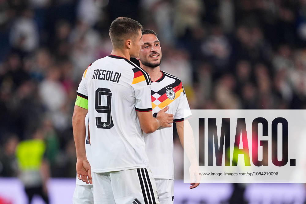 Herren, Fußball, Länderspiel, U21, U 21 EM-Qualifikation, Deutchland - Georgien, Saison 2026 2027, Schüco Arena: Nicolo Tresoldi (GER, 9) und Arijon Ibrahimovic (GER, 7) freuen sich über den Sieg DFB regulations prohibit any use of photographs as image sequences and or quasi-video.
