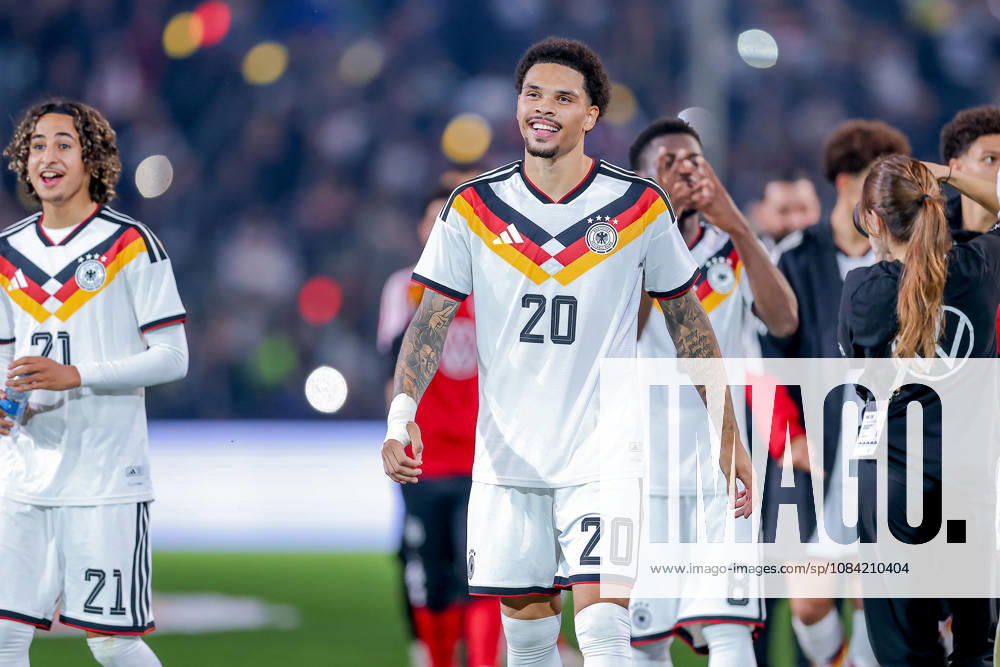 Fußball, U21, U 21 Länderspiel, Deutschland - Georgien, Qualifikation U21-EM 2027, Almstadion (Bielefeld): Abschlussjubel nach dem 2:0 Sieg für Deutschland - Nnamdi Collins (U21 GER 20) Wael Mohya (U21 GER 21) Noel Aseko (U21 GER 08) DFB regulations prohibit any use of photographs as image sequences and or quasi-video. Nordrhein-Westfalen Deutschland