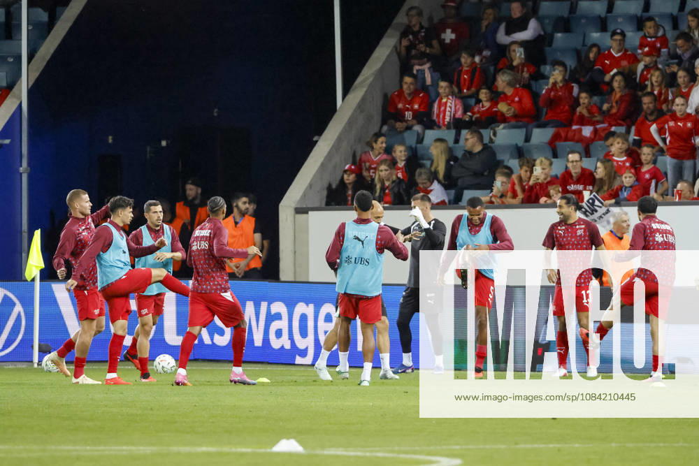 Schweiz beim Aufwärmen vor Spielbeginn , Schweiz, UEFA , Nations League, Matchday 4, Schweiz vs. Nordmazedonien, 06.10.2026, Luzern Swissporarena Schweiz