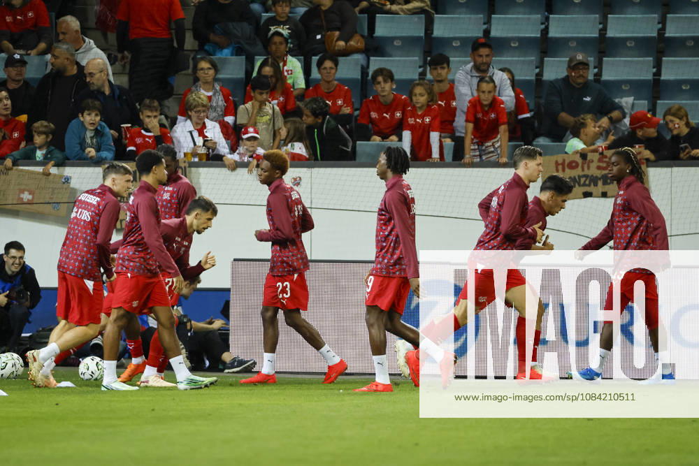 Schweiz beim Aufwärmen vor Spielbeginn , Schweiz, UEFA , Nations League, Matchday 4, Schweiz vs. Nordmazedonien, 06.10.2026, Luzern Swissporarena Schweiz