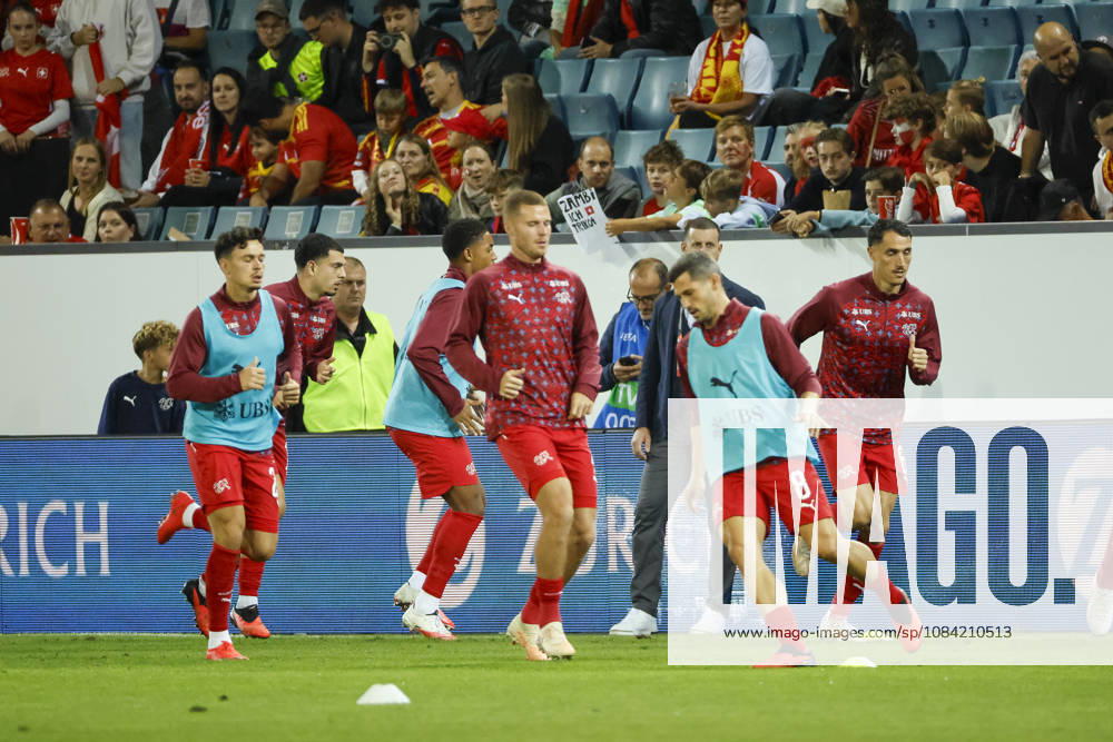 Schweiz beim Aufwärmen vor Spielbeginn , Schweiz, UEFA , Nations League, Matchday 4, Schweiz vs. Nordmazedonien, 06.10.2026, Luzern Swissporarena Schweiz