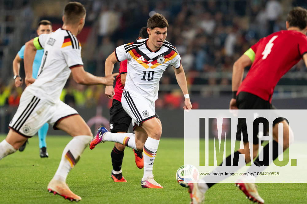GER, Deutschland U21, U 21 vs Georgien U21 Mert Kömür (Deutschland U21, 10) Einzelaktion; Ganzkörper Ganzkoerper ; Ball am Fuss; Bielefeld SchücoArena Bielefeld Deutschland