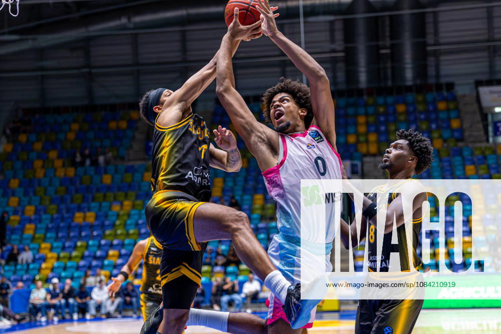 Jamie Edoka (Skyliners Frankfurt, 0) with ball during the BKT EuroCup 2026 27, match between Frankfurt Skyliners vs. BC Siauliai at Suewag Energie Arena on October 6, 2026 in Frankfurt am Main, Germany. Hessen Germany