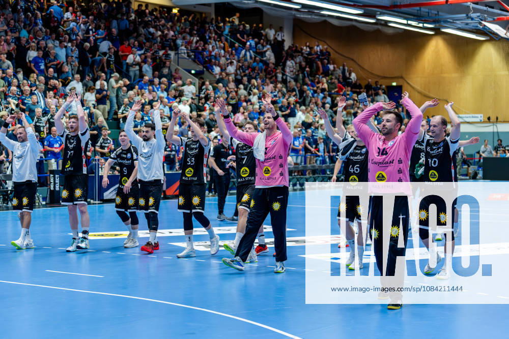 Solingen, 06.10.2026, Handball, Herren, EHF, European League, Gruppenphase, 2. Spieltag, 2026 2027, Bergischer HC - IK Sävehof Großer Jubel bei der Mannschaft des BHC nach dem Sieg