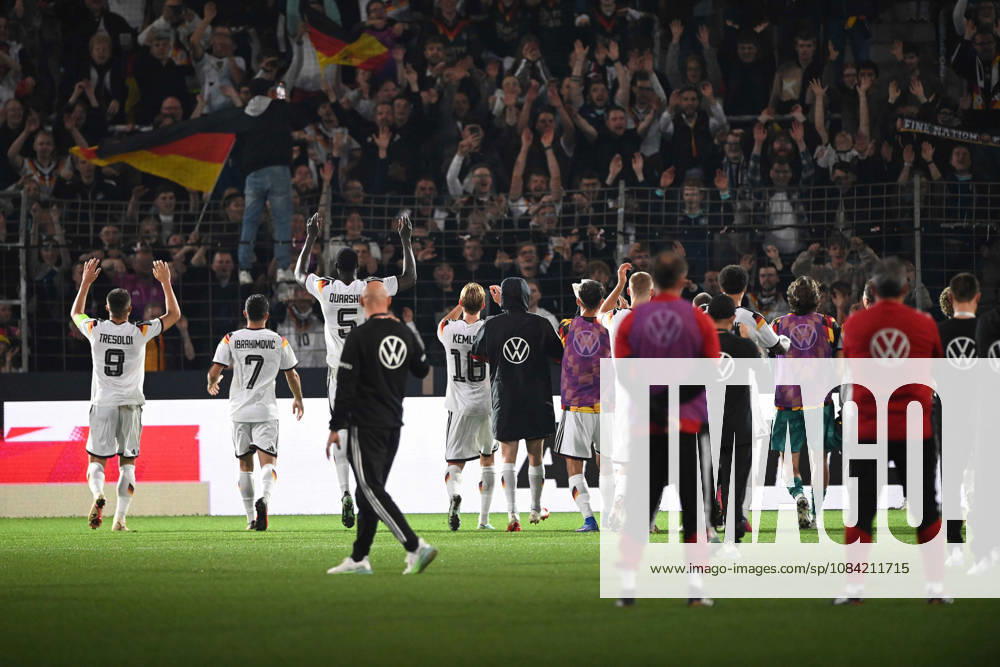 Schlussjubel, Jubel, jubeln, Freude, cheers, Deutschland, Fussball Laenderspiel, U21, U 21 EM-Qualifikation, Deutschland - Georgien 2-0 am 06.10.2026, Schueco-Arena Bielefeld, Â