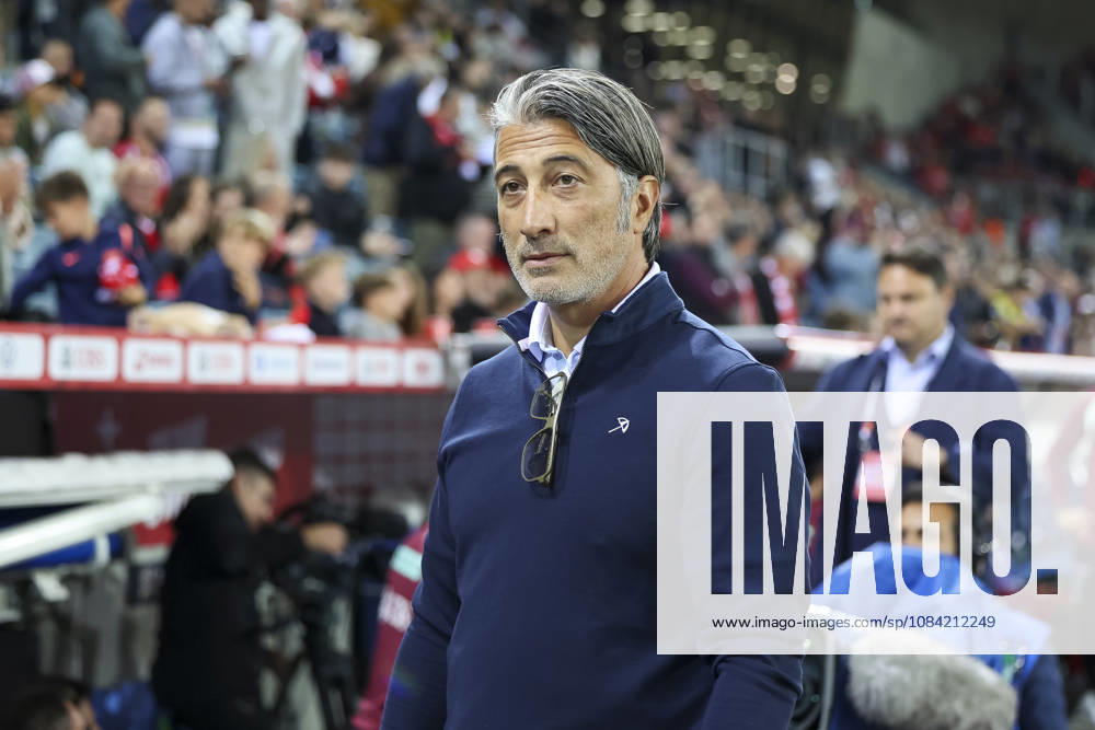 Murat Yakin (Schweiz, Trainer) vor Spielbeginn , Schweiz, UEFA , Nations League, Matchday 4, Schweiz vs. Nordmazedonien, 06.10.2026, Luzern Swissporarena Schweiz