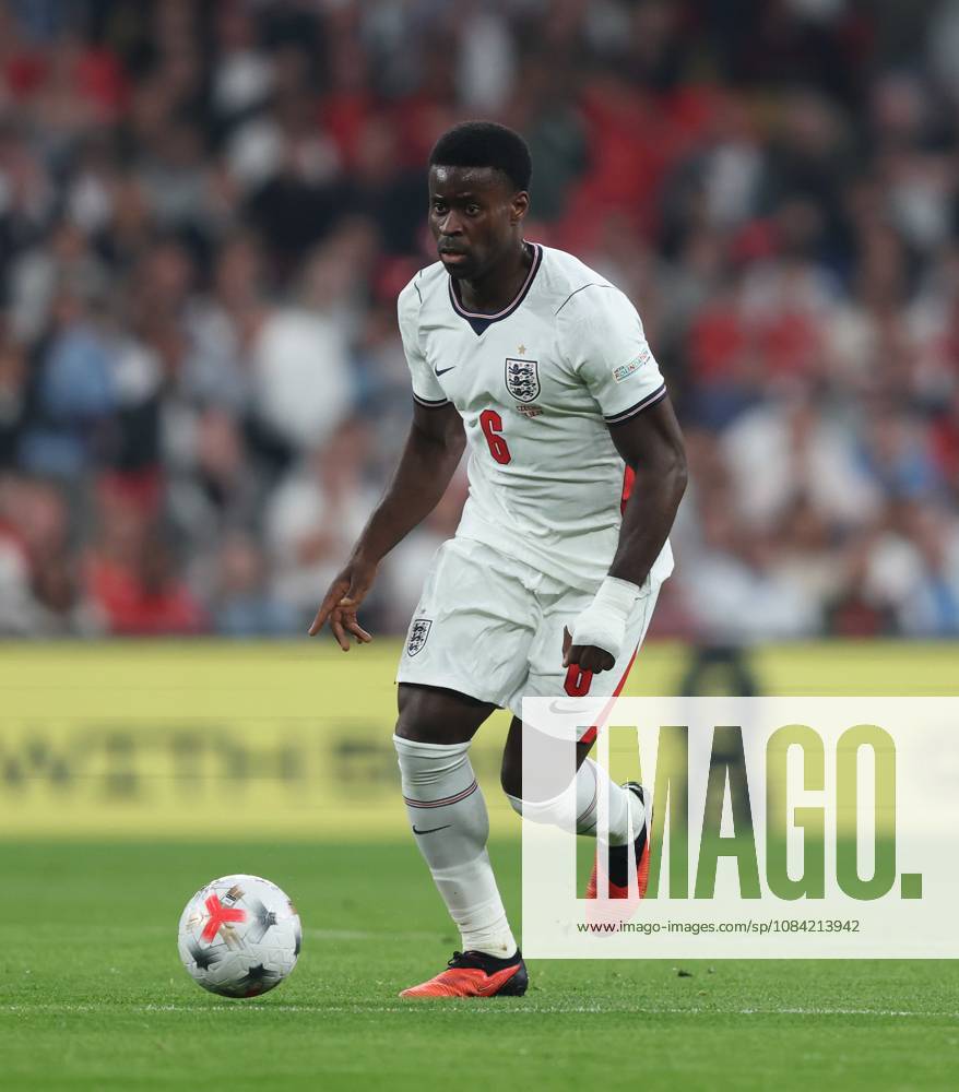 UEFA Nations League - England v Czechia LONDON, ENGLAND, OCTOBER 6: Marc Guehi of England national team, Nationalteam on the ball during The UEFA Nations League match in Group A3 between England v Czechia at Wembley Stadium, London, England, on October 6. (Photo by Daniel Weir) London Wembley Stadium England