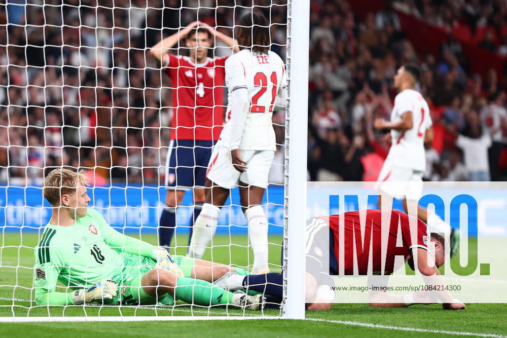 London, England, 6th October 2026. Vladimir Coufal of Czechia looks dejected after scoring an own goal to make it 1-0 during the England vs Czech Republic UEFA Nations League match at Wembley Stadium, London. Picture credit should read: Paul Terry Sportimage . SPI_020_PT_England__Czechia SPI-5055-0020