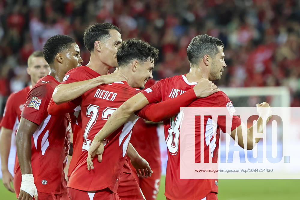 Torjubel Schweiz beim 1:0 durch Fabian Rieder (Schweiz, 22), Freude, Begeisterung, positive Emotionen, Torerfolg , Schweiz, UEFA , Nations League, Matchday 4, Schweiz vs. Nordmazedonien, 06.10.2026, Luzern Swissporarena Schweiz