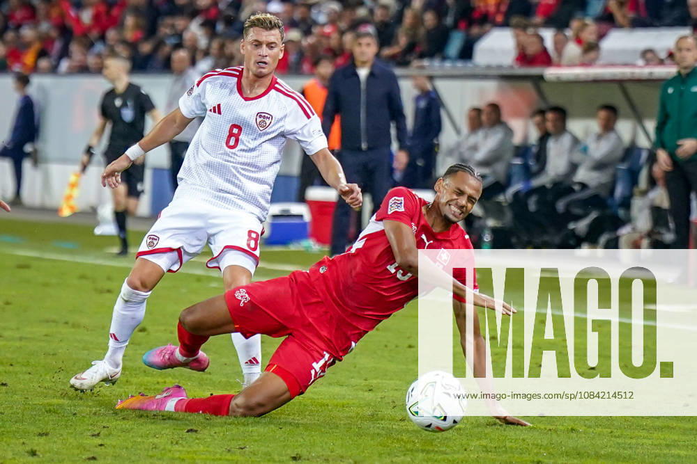 Fussball UEFA Nations League 2026 - 2027, 4. Spieltag - Schweiz vs Nordmazedonien - Thermoplan Arena (Luzern): Djibril Sow (Schweiz, 15) und Ezgjan Alioski (Nordmazedonien, 8)