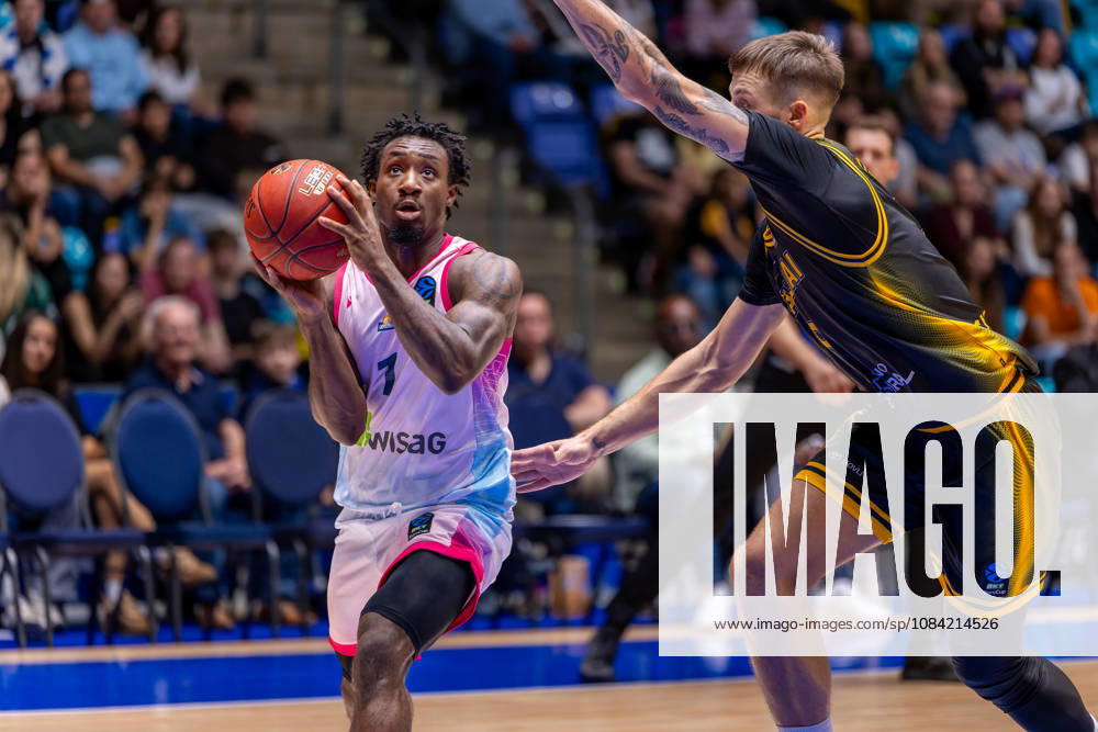 Isaiah Swope (Skyliners Frankfurt, 1) with ball during the BKT EuroCup 2026 27, match between Frankfurt Skyliners vs. BC Siauliai at Suewag Energie Arena on October 6, 2026 in Frankfurt am Main, Germany. Hessen Germany