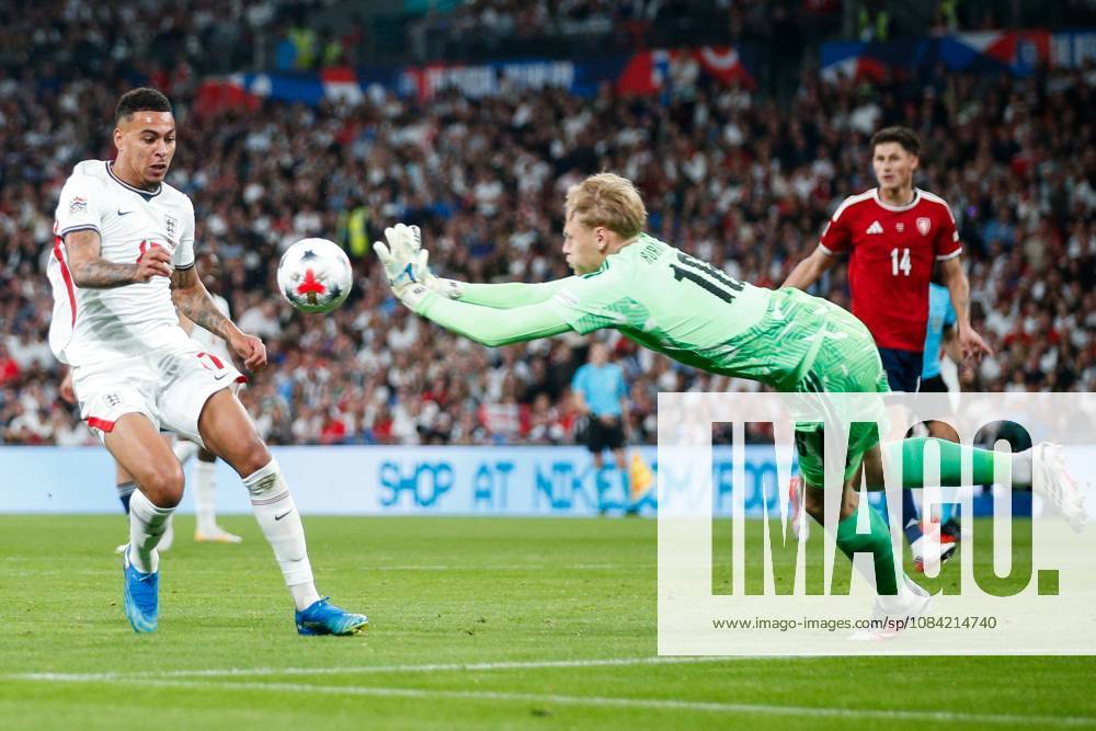 Morgan Rogers of England watches on as Lukas Hornicek of Czechia makes a save in the build up to England s second goal, scored by Harry Kane of England England v Czechia, UEFA Nations League, Football, Wembley Stadium, London, UK - 06 Oct 2026London Wembley Stadium United Kingdom