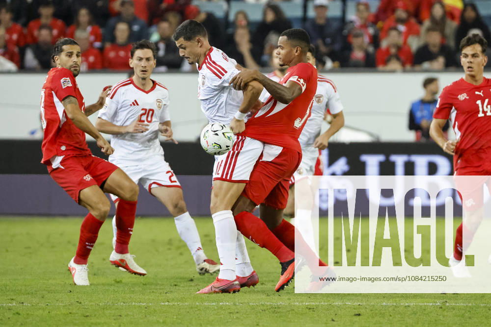 Elmin Rastoder (Nordmazedonien, 11) und Manuel Akanji (Schweiz, 05) im Zweikampf , Schweiz, UEFA , Nations League, Matchday 4, Schweiz vs. Nordmazedonien, 06.10.2026, Luzern Swissporarena Schweiz