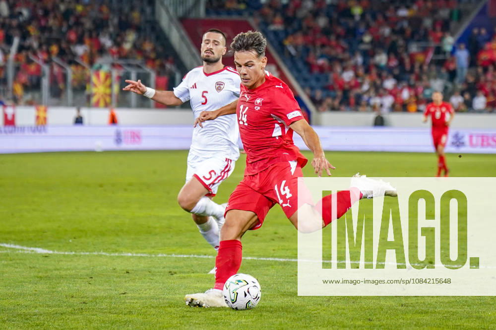 Fussball UEFA Nations League 2026 - 2027, 4. Spieltag - Schweiz vs Nordmazedonien - Thermoplan Arena (Luzern): Ardon Jashari (Schweiz, 14) am Ball