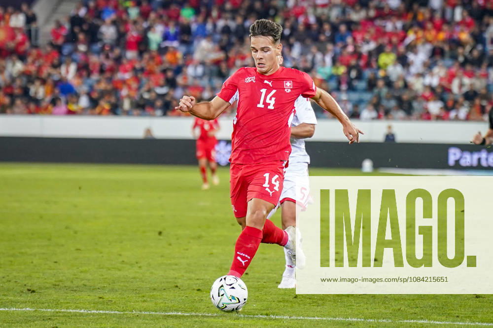 Fussball UEFA Nations League 2026 - 2027, 4. Spieltag - Schweiz vs Nordmazedonien - Thermoplan Arena (Luzern): Ardon Jashari (Schweiz, 14) am Ball