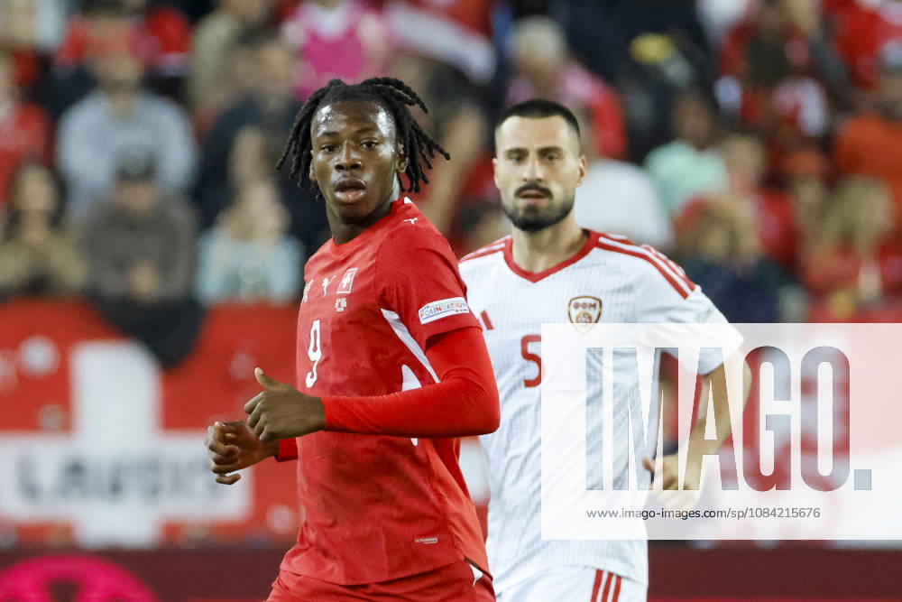 Johan Manzambi (Schweiz, 09) und Gjorko Zajkov (Nordmazedonien, 05) , Schweiz, UEFA , Nations League, Matchday 4, Schweiz vs. Nordmazedonien, 06.10.2026, Luzern Swissporarena Schweiz