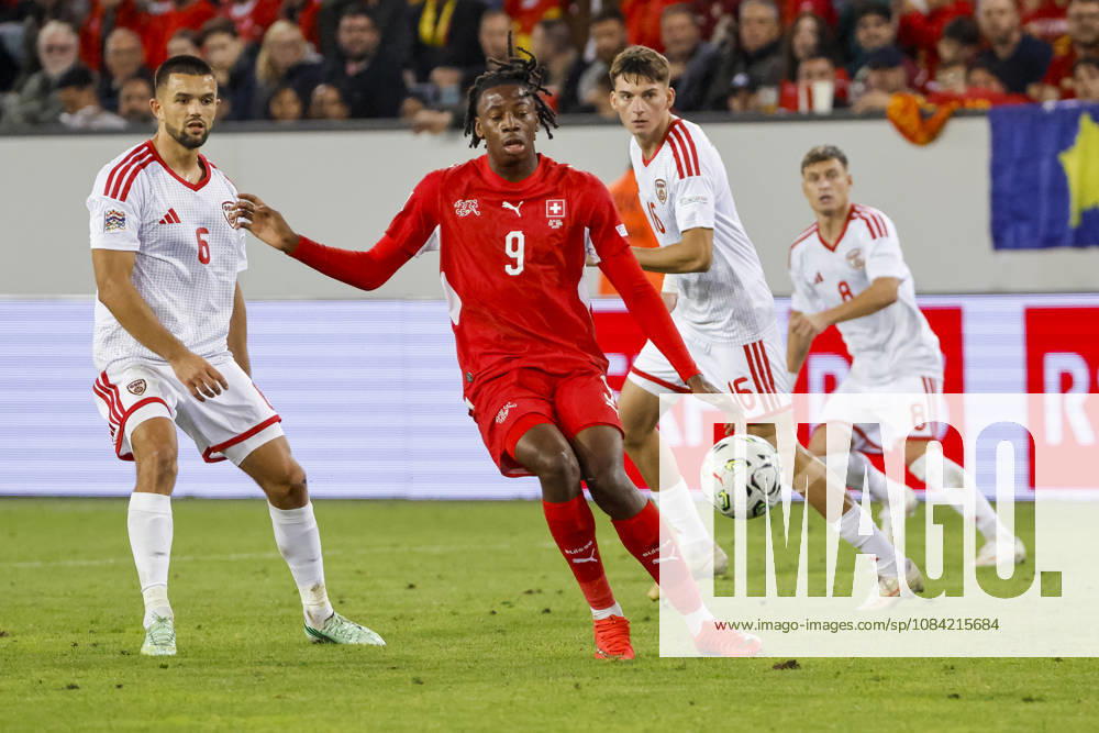 Johan Manzambi (Schweiz, 09) am Ball , Schweiz, UEFA , Nations League, Matchday 4, Schweiz vs. Nordmazedonien, 06.10.2026, Luzern Swissporarena Schweiz