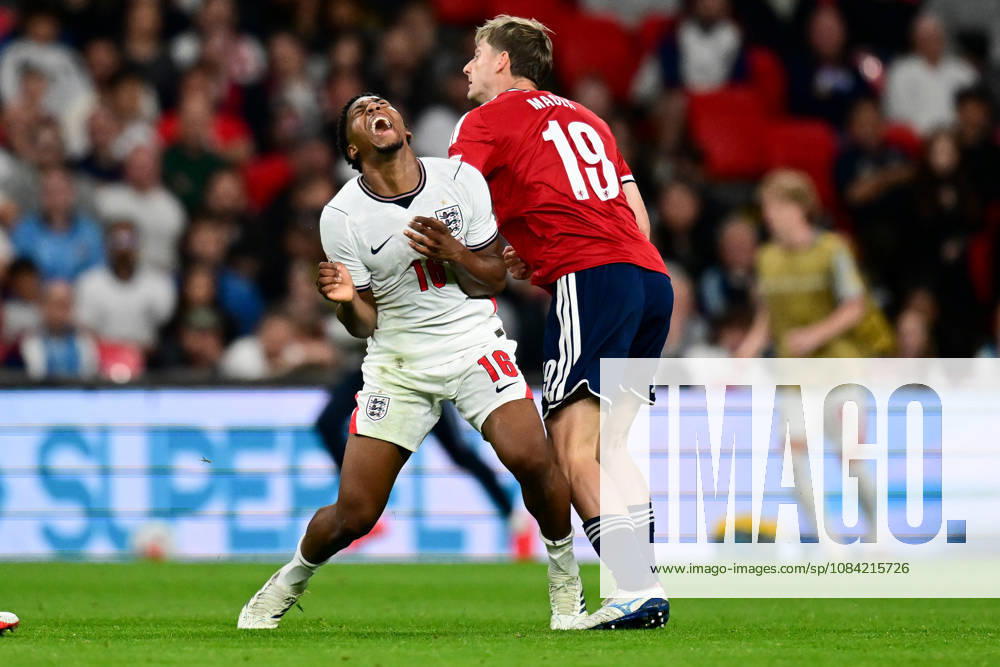 England v Czechia, UEFA Nations League Czechia midfielder Roman Macek (19) fouls England midfielder Myles Lewis-Skelly (16) during the UEFA Nations League match between England and Czechia at Wembley Stadium, London, UK on 6 October 2026. London Wembley Stadium Greater London UK Editorial use only ,