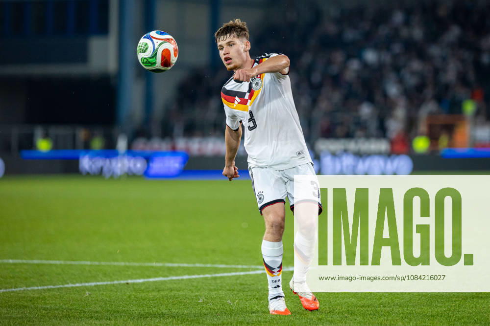 Lukas Ullrich (Deutschland U21, U 21 03) am Ball GER, Deutschland (GER) vs. Georgien (GEO), Fussball, UEFA U21 EM-Qualifikation, Gruppe F, 13. Spieltag, Spielzeit 2026 2027, 06.10.2026 GER, Deutschland (GER) vs. Georgien (GEO), Fussball, UEFA U21 EM-Qualifikation, Gruppe F, 13. Spieltag, Spielzeit 2026 2027, 06.10.2026 Bielefeld