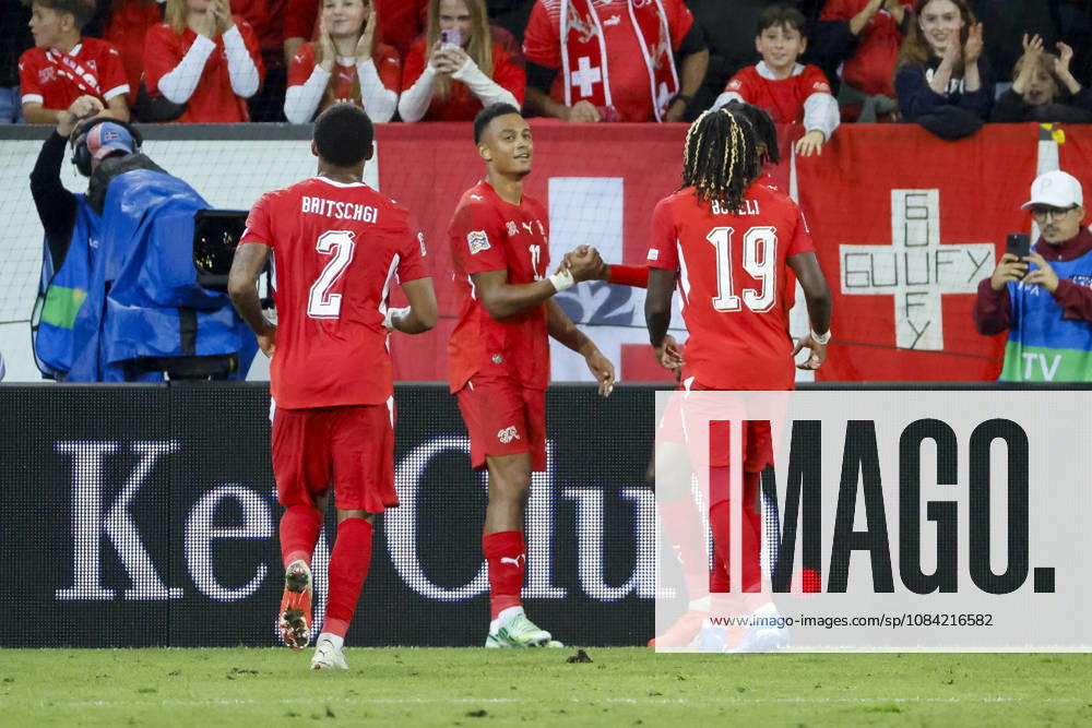 Torjubel Schweiz beim 3:0 durch Dan Ndoye (Schweiz, 11), Freude, Begeisterung, positive Emotionen, Torerfolg , Schweiz, UEFA , Nations League, Matchday 4, Schweiz vs. Nordmazedonien, 06.10.2026, Luzern Swissporarena Schweiz