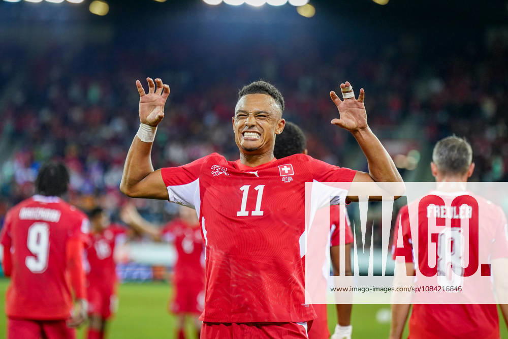 Fussball UEFA Nations League 2026 - 2027, 4. Spieltag - Schweiz vs Nordmazedonien - Thermoplan Arena (Luzern): Tor und Torjubel zum 3:0 durch Dan Ndoye (Schweiz, 11) Freude, Emotionen, Jubel, Geste, Gestik, Mimik, Gesichtsausdruck, Emotion