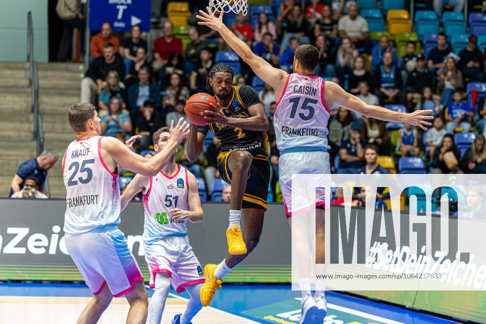 Cedric Henderson (BC Siauliai, 2) with ball during the BKT EuroCup 2026 27, match between Frankfurt Skyliners vs. BC Siauliai at Suewag Energie Arena on October 6, 2026 in Frankfurt am Main, Germany. Hessen Germany