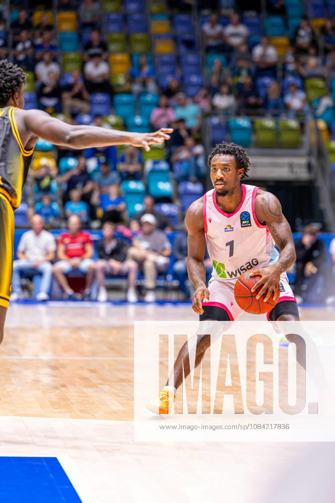 Isaiah Swope (Skyliners Frankfurt, 1) with ball during the BKT EuroCup 2026 27, match between Frankfurt Skyliners vs. BC Siauliai at Suewag Energie Arena on October 6, 2026 in Frankfurt am Main, Germany. Hessen Germany
