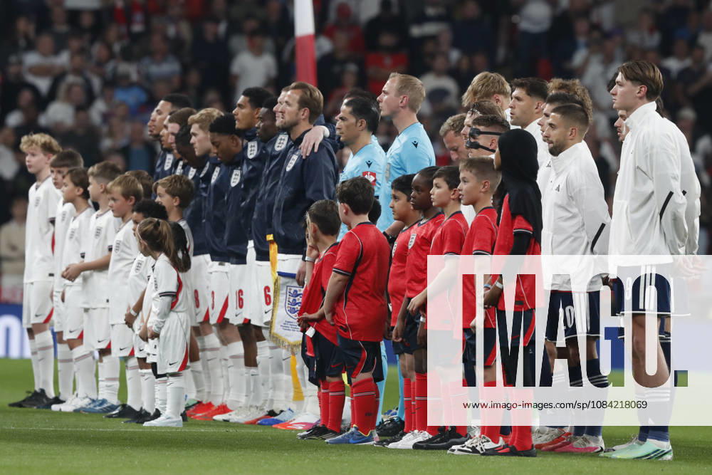 England v Czechia UEFA Nations League The players line up before the UEFA Nations League match at Wembley Stadium, London 06 10 2026 UK Newspapers OUT