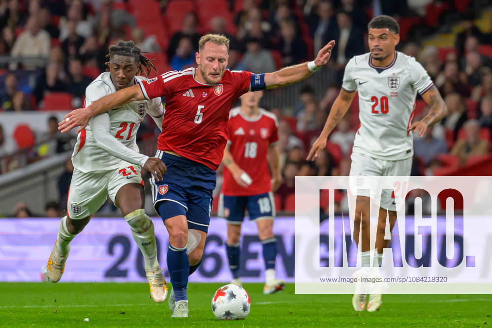 LONDON, ENGLAND OCTOBER 06 - Eberechi Eze of England under pressure from Vladimir Coufal of Czechia during the UEFA Nations League game between England and Czechia at Wembley Stadium on October 06, 2026 in London, England. (Photo by Keeran Marquis Sports Press Photo)
