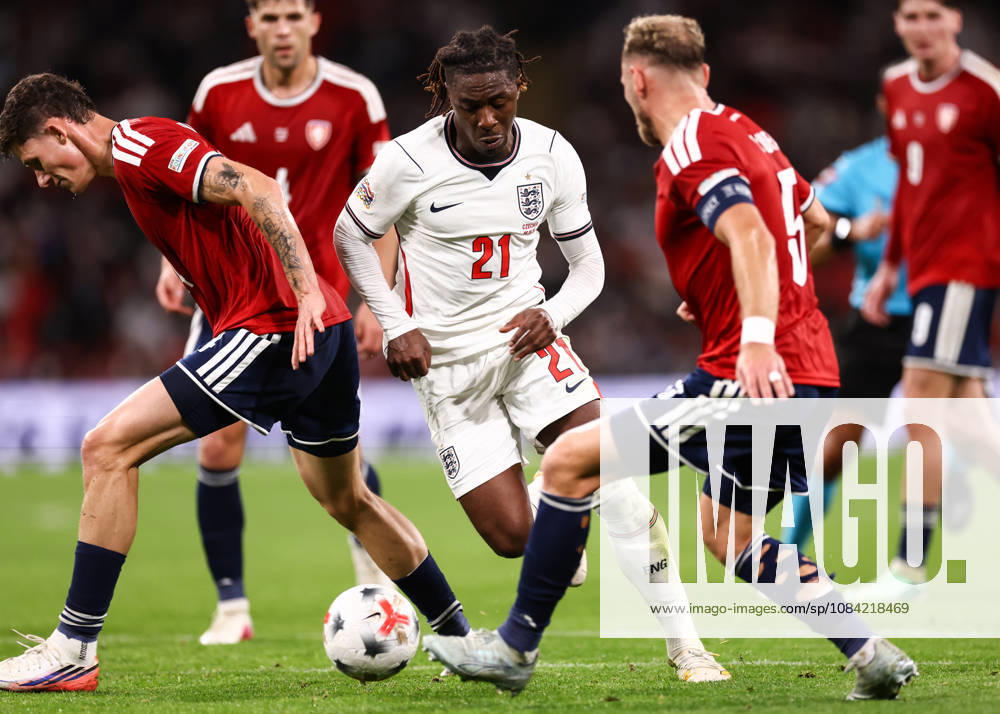 England v Czech Republic 06 October 2026, London - UEFA Nations League - England v Czech Republic - Eberechi Eze of England takes on Vladimir Coufal of Czechia - Photo: Jacques Feeney Offside. London UK