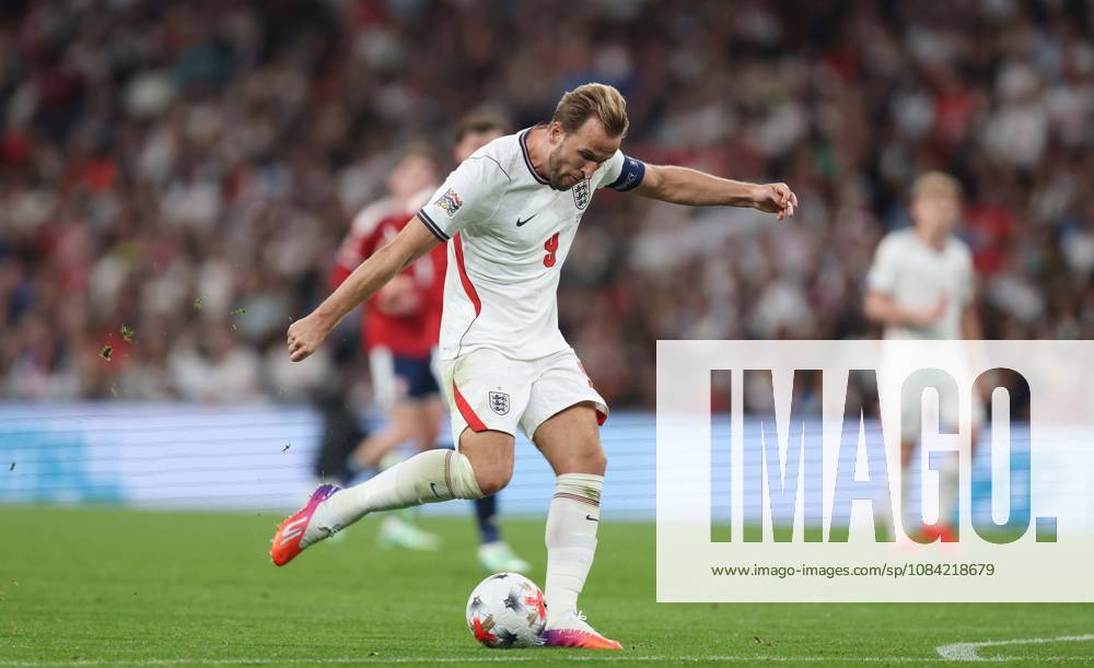 UEFA Nations League - England v Czechia LONDON, ENGLAND, OCTOBER 6: Harry Kane of England national team, Nationalteam has a shot on goal during The UEFA Nations League match in Group A3 between England v Czechia at Wembley Stadium, London, England, on October 6. (Photo by Daniel Weir) London Wembley Stadium England