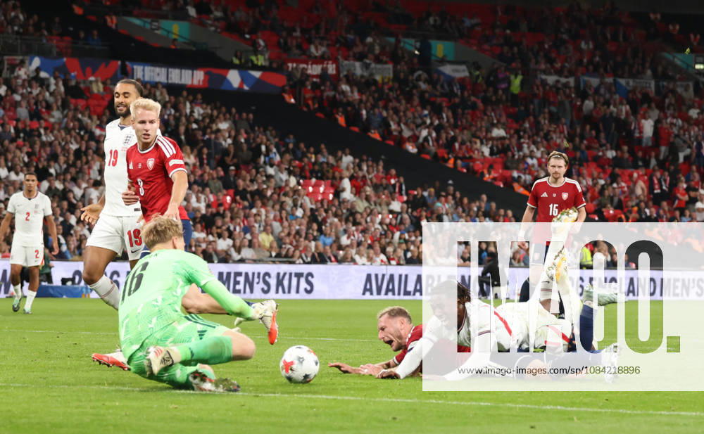 LukaÅ¡ HorniÄek (C) Vladimir Coufal (C) Eberechi Eze (E) at the England v Czechia UEFA Nations League Group 3 match, at Wembley Stadium, London, UK, on 6th October, 2026. .